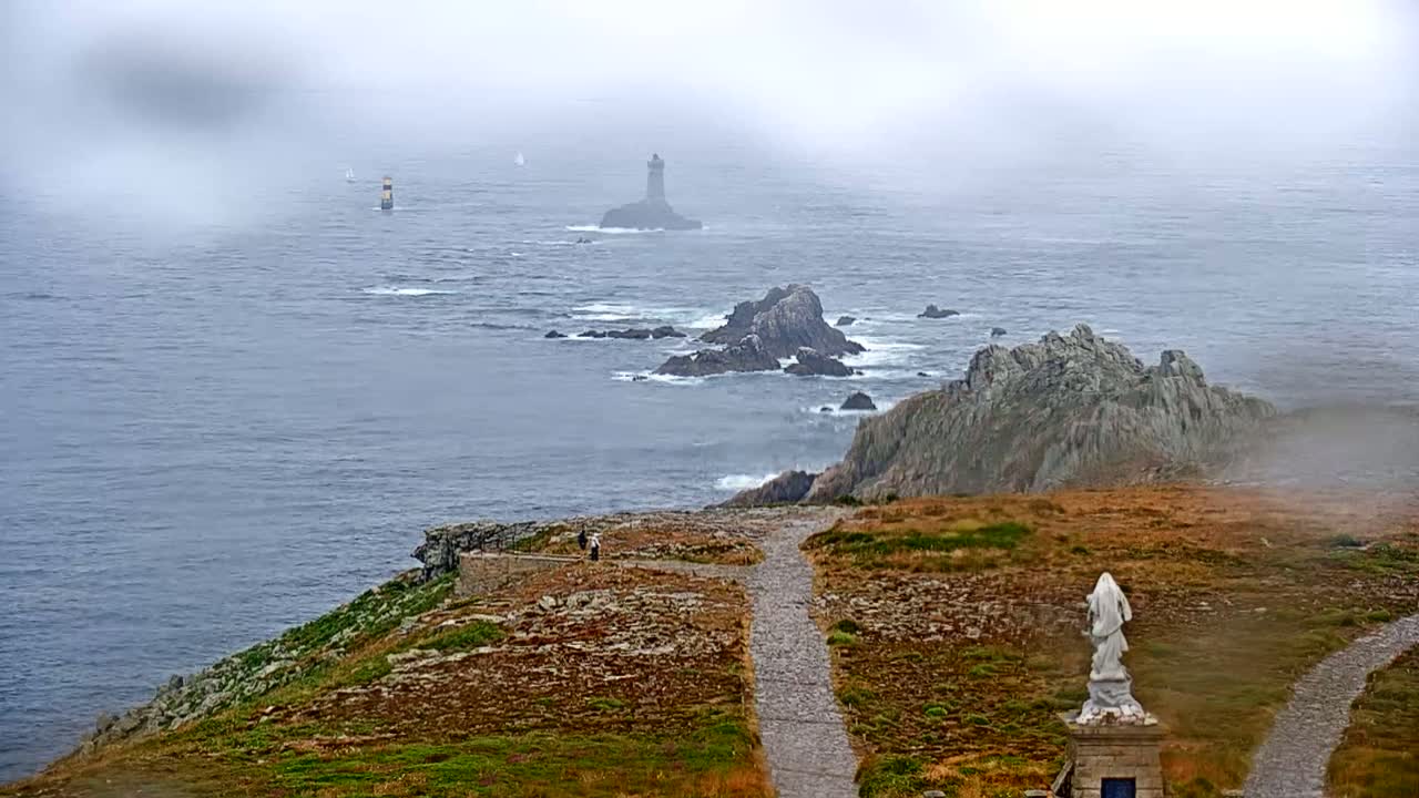 Pointe du Raz & Notre-Dame des Naufrages Statue Live Cam - Quimper, Finistère, Bretagne, France