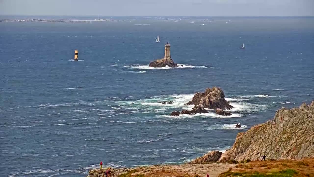 Pointe du Raz & Notre-Dame des Naufrages Statue Live Cam - Quimper, Finistère, Bretagne, France