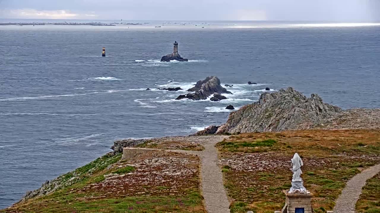 Pointe du Raz & Notre-Dame des Naufrages Statue Live Cam - Quimper, Finistère, Bretagne, France