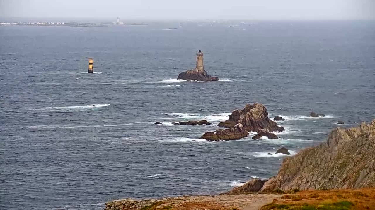 Pointe du Raz & Notre-Dame des Naufrages Statue Live Cam - Quimper, Finistère, Bretagne, France