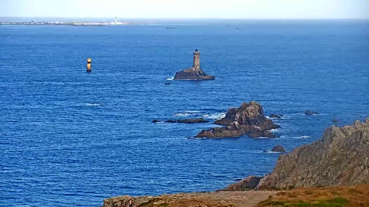 Pointe du Raz & Notre-Dame des Naufrages Statue Live Cam - Quimper, Finistère, Bretagne, France