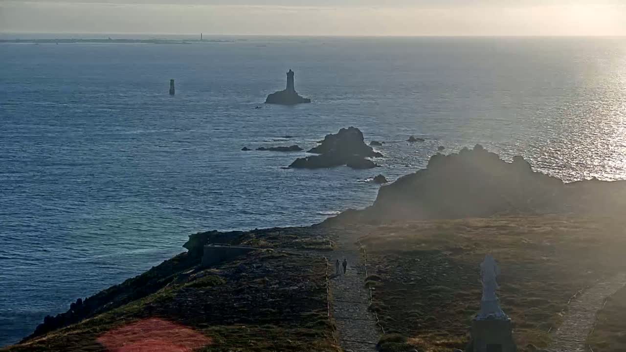 Pointe du Raz & Notre-Dame des Naufrages Statue Live Cam - Quimper, Finistère, Bretagne, France