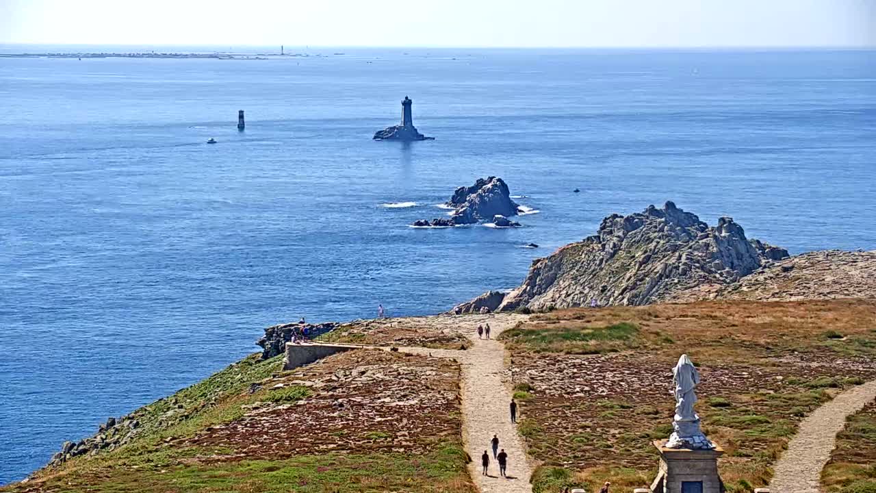 Pointe du Raz & Notre-Dame des Naufrages Statue Live Cam - Quimper, Finistère, Bretagne, France