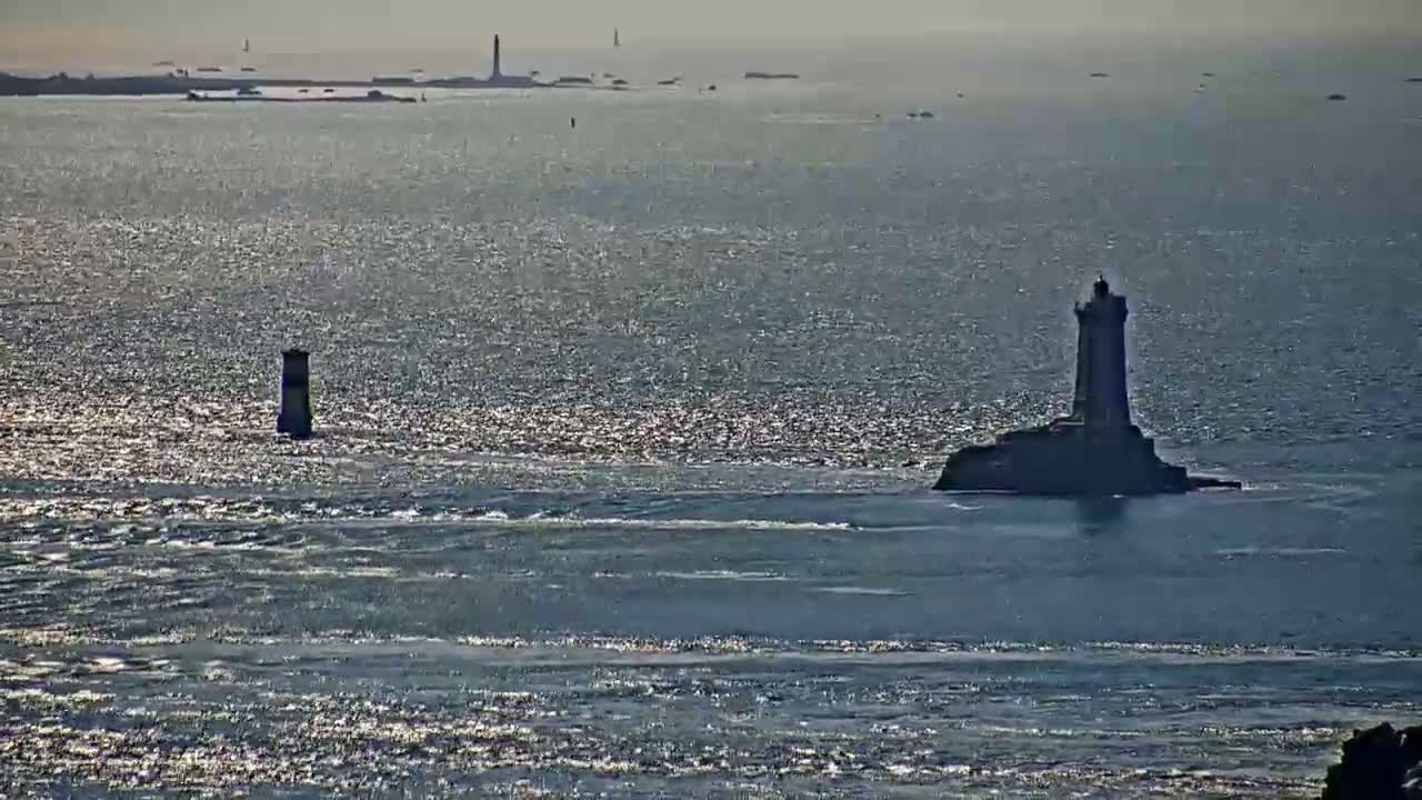 Pointe du Raz & Notre-Dame des Naufrages Statue Live Cam - Quimper, Finistère, Bretagne, France