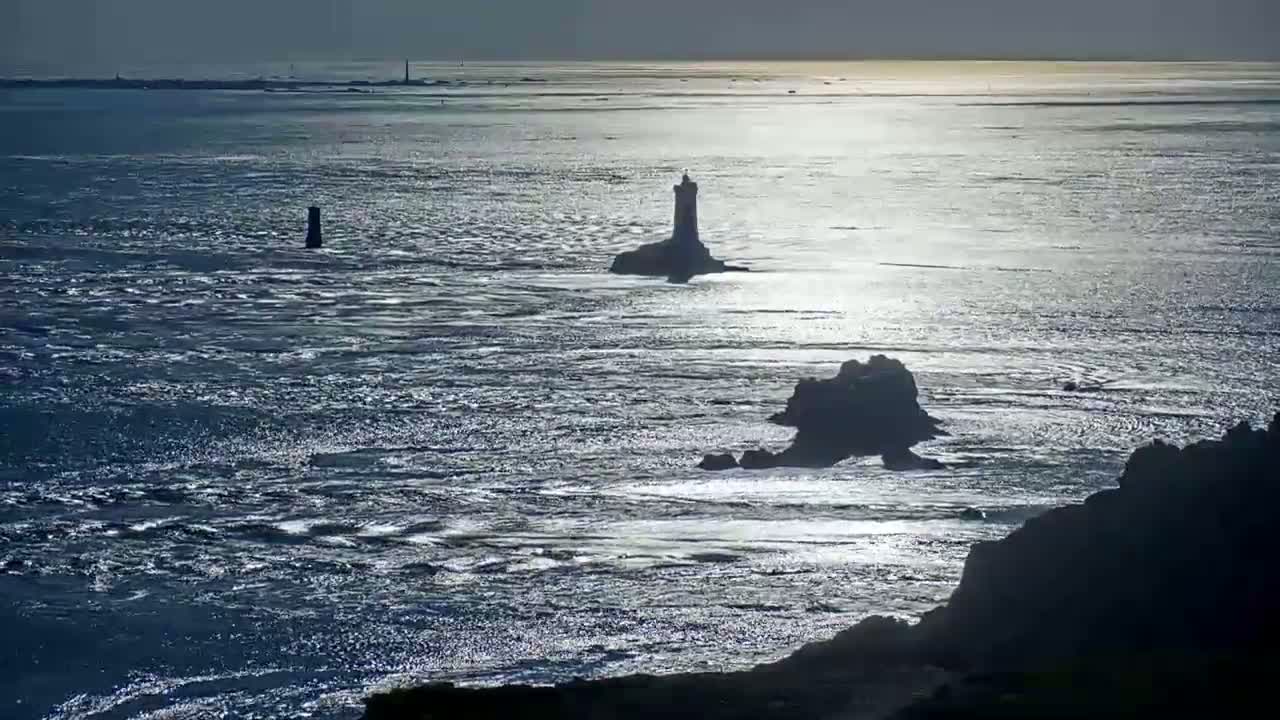 Pointe du Raz & Notre-Dame des Naufrages Statue Live Cam - Quimper, Finistère, Bretagne, France