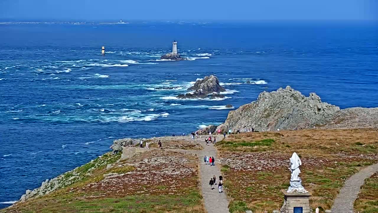 Pointe du Raz & Notre-Dame des Naufrages Statue Live Cam - Quimper, Finistère, Bretagne, France