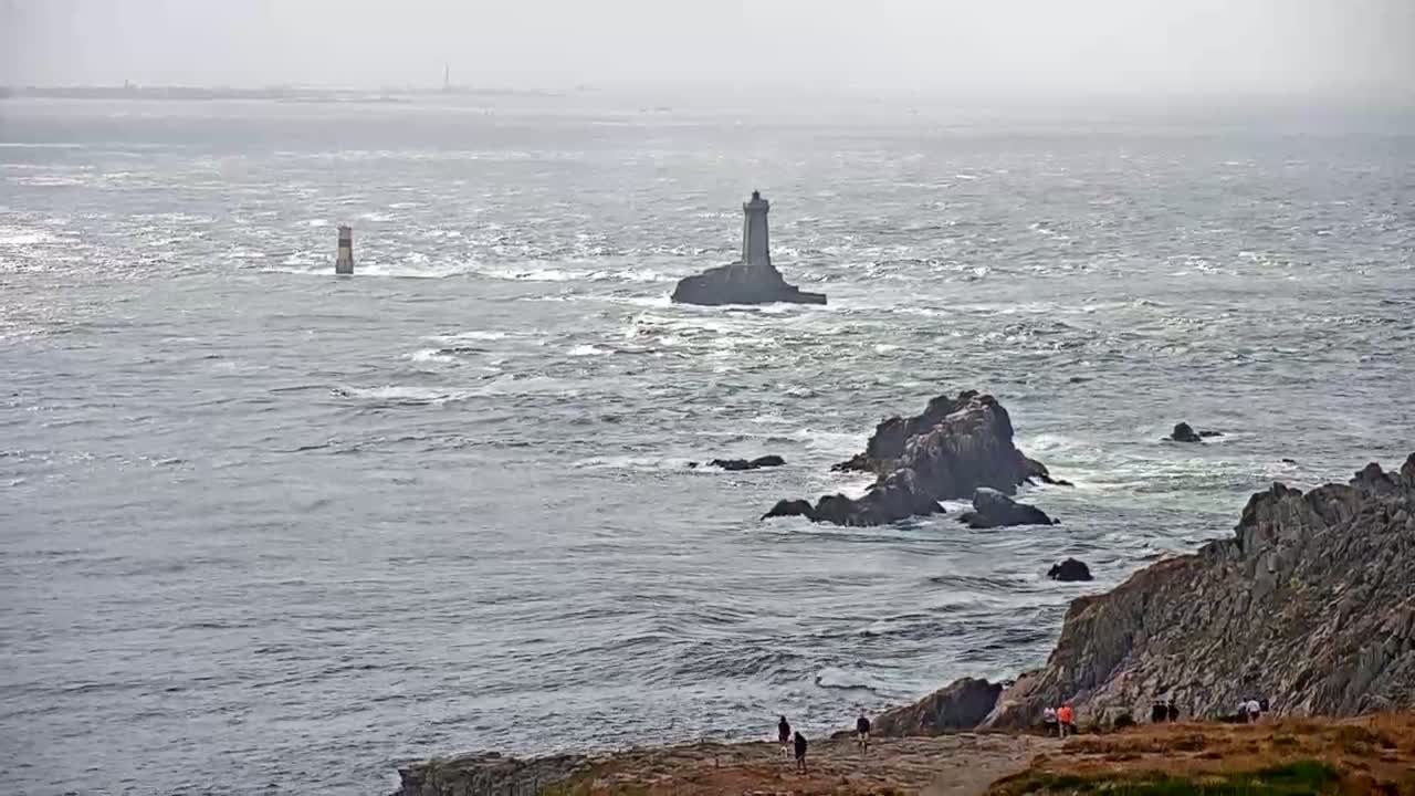 Pointe du Raz & Notre-Dame des Naufrages Statue Live Cam - Quimper, Finistère, Bretagne, France