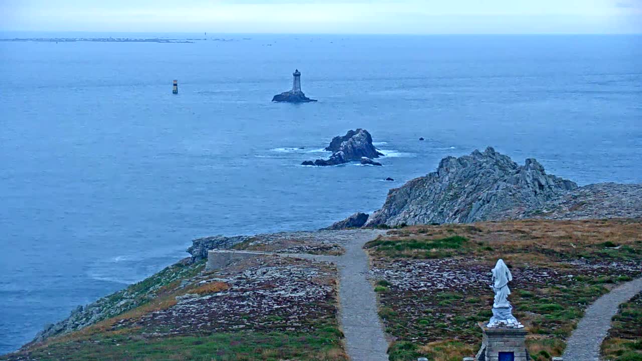 Pointe du Raz & Notre-Dame des Naufrages Statue Live Cam - Quimper, Finistère, Bretagne, France