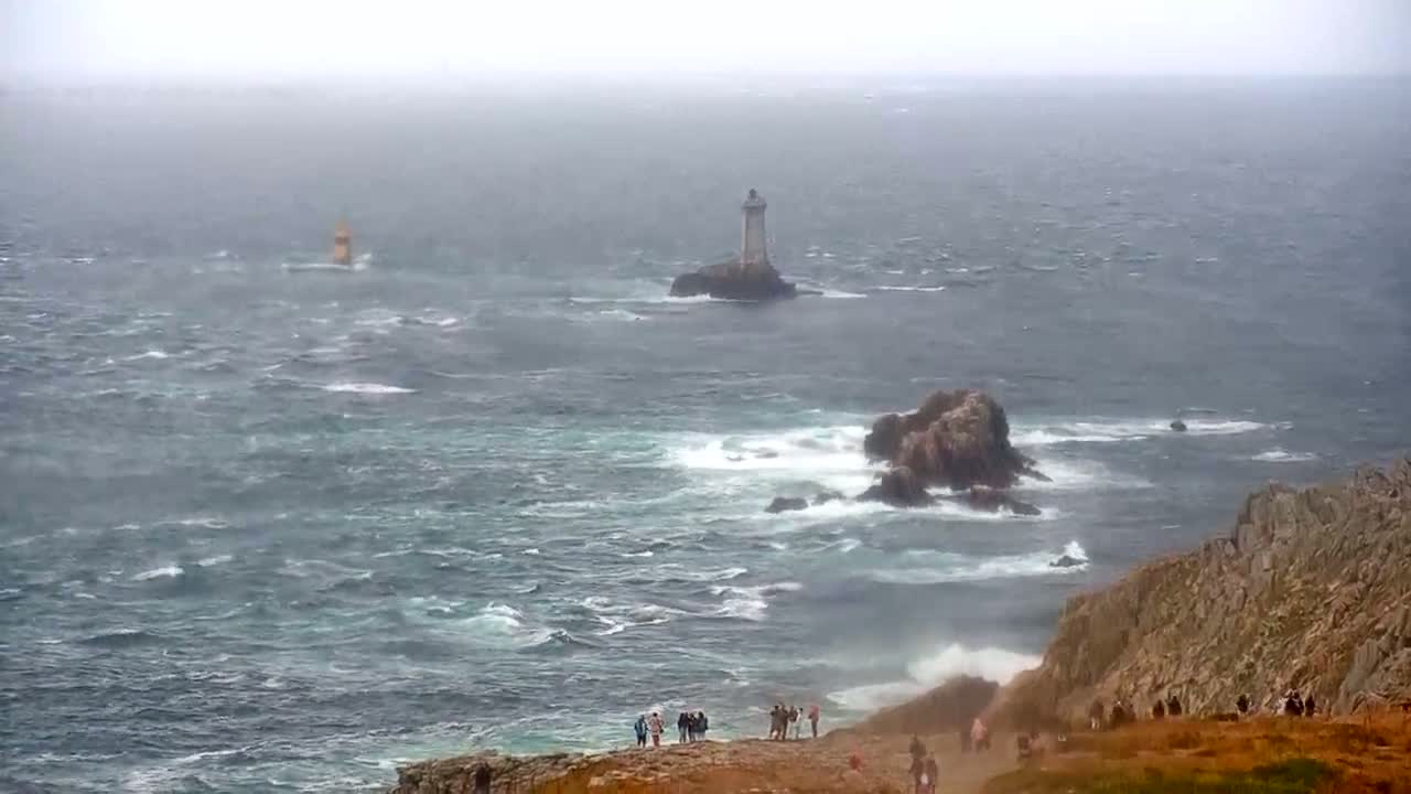 Pointe du Raz & Notre-Dame des Naufrages Statue Live Cam - Quimper, Finistère, Bretagne, France
