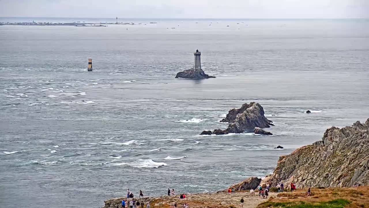 Pointe du Raz & Notre-Dame des Naufrages Statue Live Cam - Quimper, Finistère, Bretagne, France