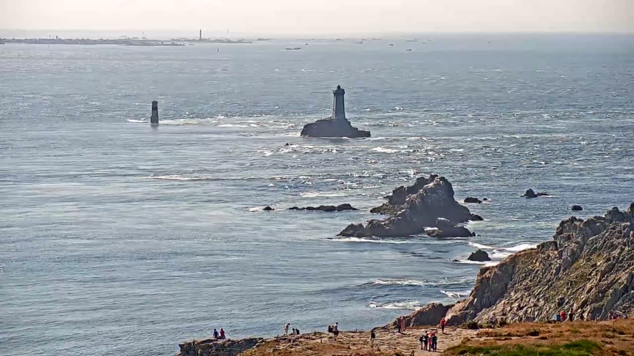 Pointe du Raz & Notre-Dame des Naufrages Statue Live Cam - Quimper, Finistère, Bretagne, France