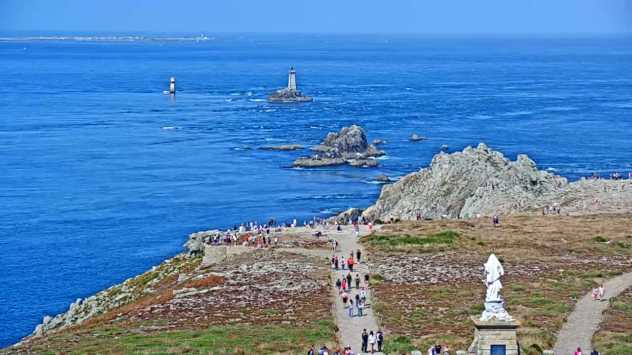 Pointe du Raz & Notre-Dame des Naufrages Statue Live Cam - Quimper, Finistère, Bretagne, France