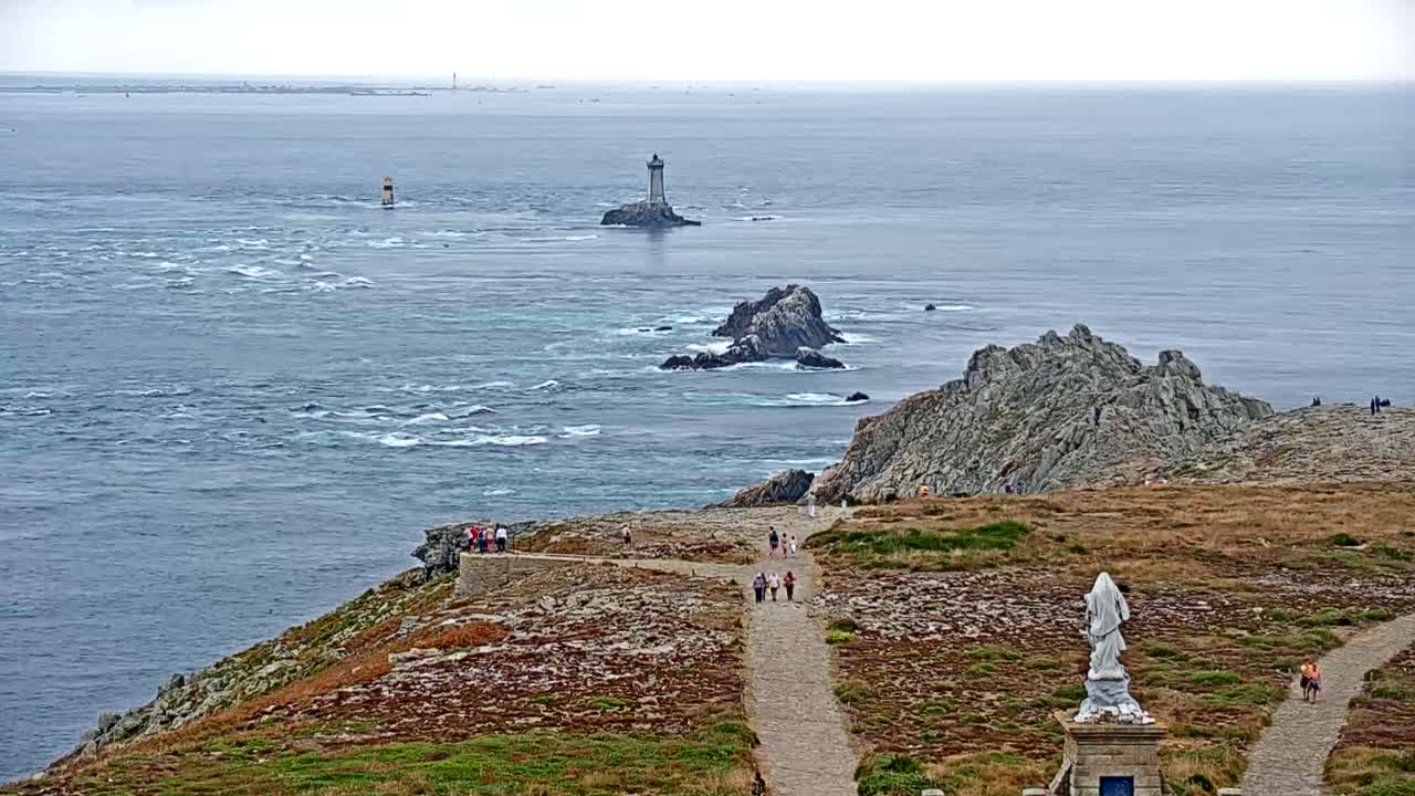 Pointe du Raz & Notre-Dame des Naufrages Statue Live Cam - Quimper, Finistère, Bretagne, France