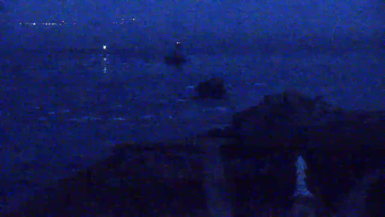 Pointe du Raz & Notre-Dame des Naufrages Statue Live Cam - Quimper, Finistère, Bretagne, France