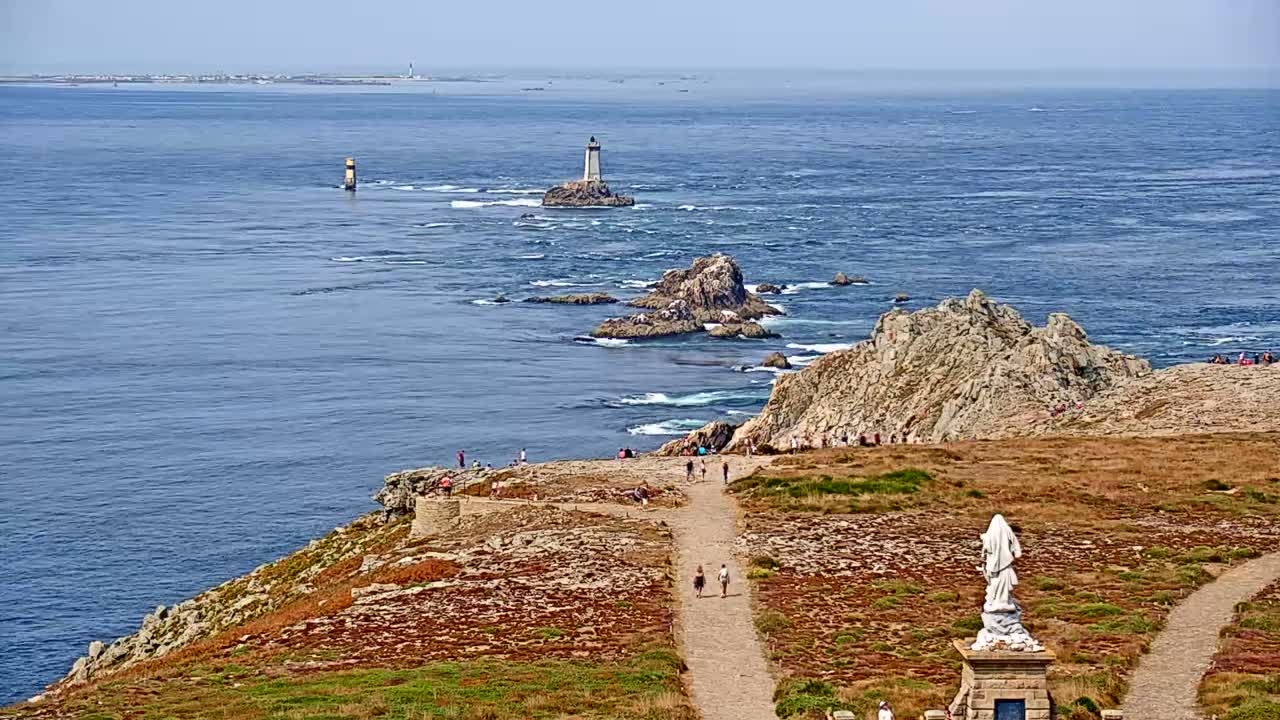 Pointe du Raz & Notre-Dame des Naufrages Statue Live Cam - Quimper, Finistère, Bretagne, France