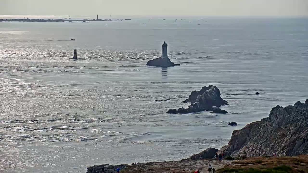 Pointe du Raz & Notre-Dame des Naufrages Statue Live Cam - Quimper, Finistère, Bretagne, France
