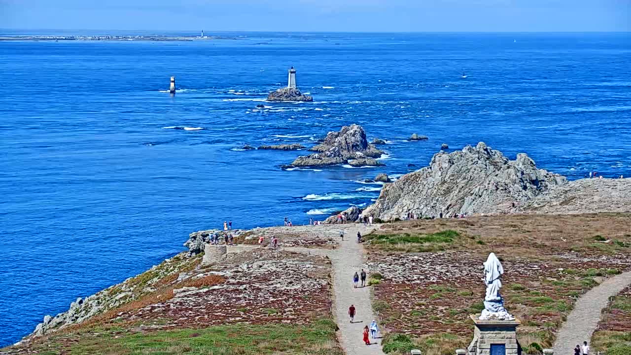Pointe du Raz & Notre-Dame des Naufrages Statue Live Cam - Quimper, Finistère, Bretagne, France