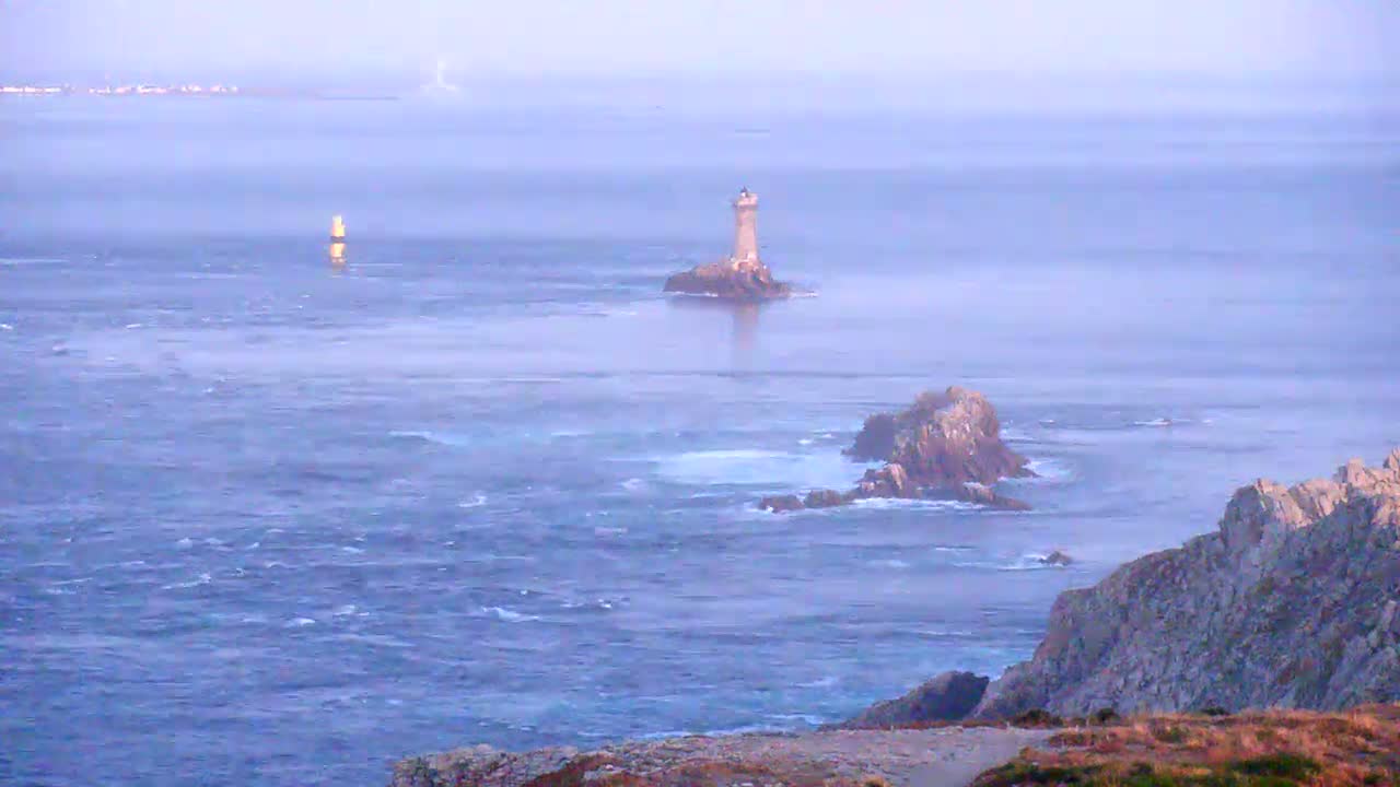 Pointe du Raz & Notre-Dame des Naufrages Statue Live Cam - Quimper, Finistère, Bretagne, France