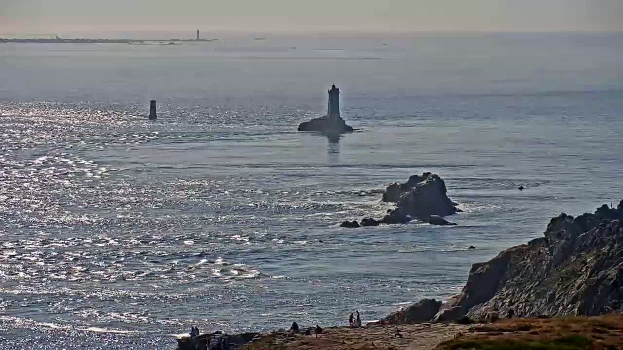 Pointe du Raz & Notre-Dame des Naufrages Statue Live Cam - Quimper, Finistère, Bretagne, France