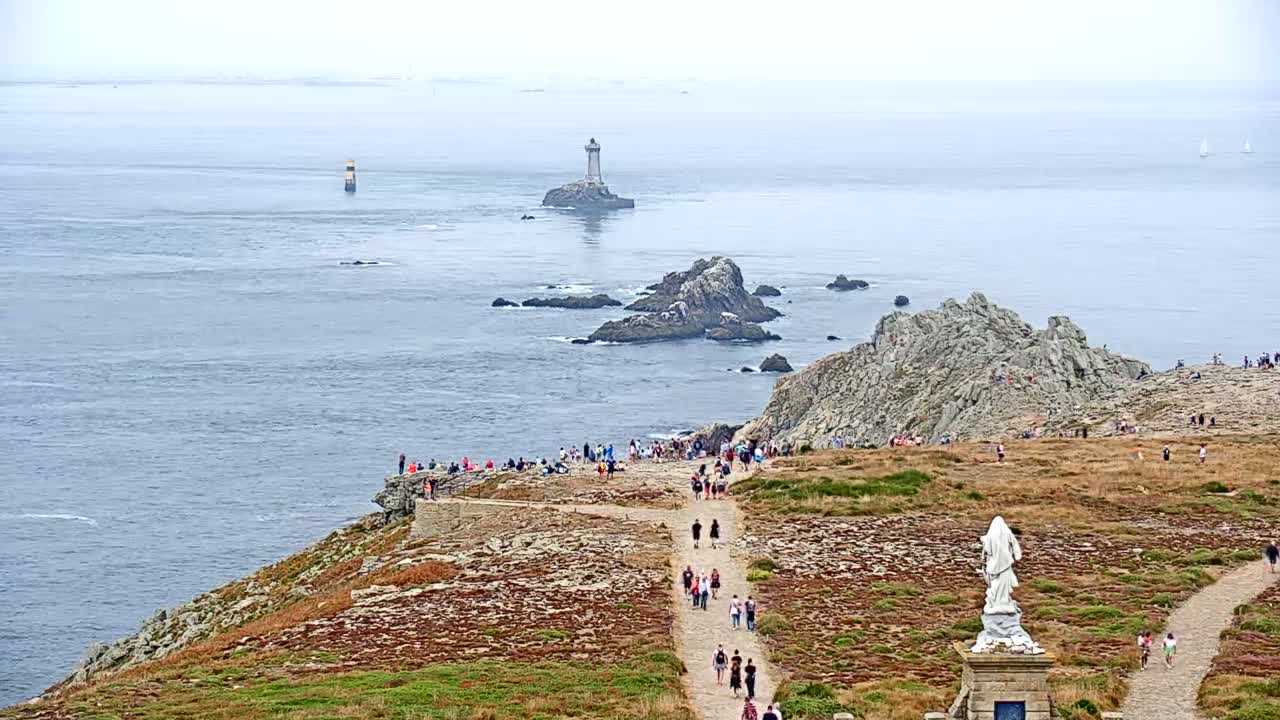 Pointe du Raz & Notre-Dame des Naufrages Statue Live Cam - Quimper, Finistère, Bretagne, France