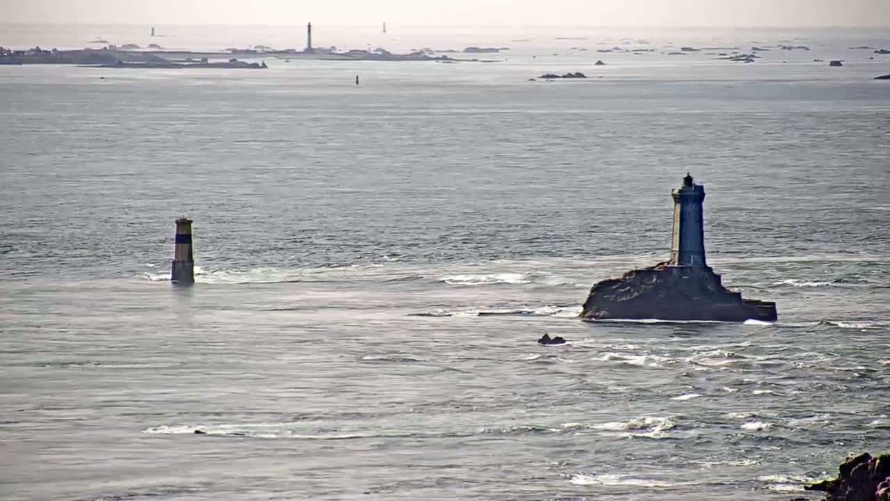 Pointe du Raz & Notre-Dame des Naufrages Statue Live Cam - Quimper, Finistère, Bretagne, France