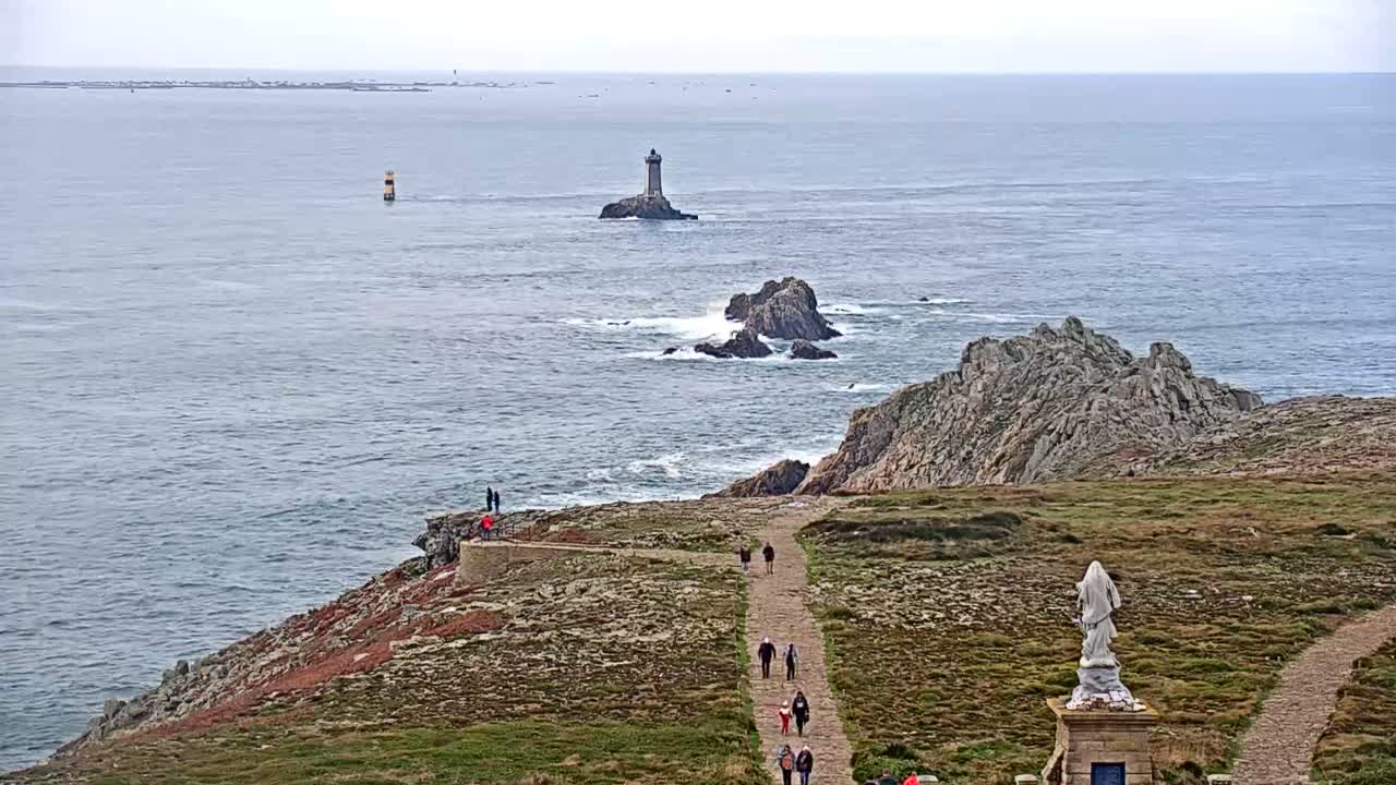 Pointe du Raz & Notre-Dame des Naufrages Statue Live Cam - Quimper, Finistère, Bretagne, France