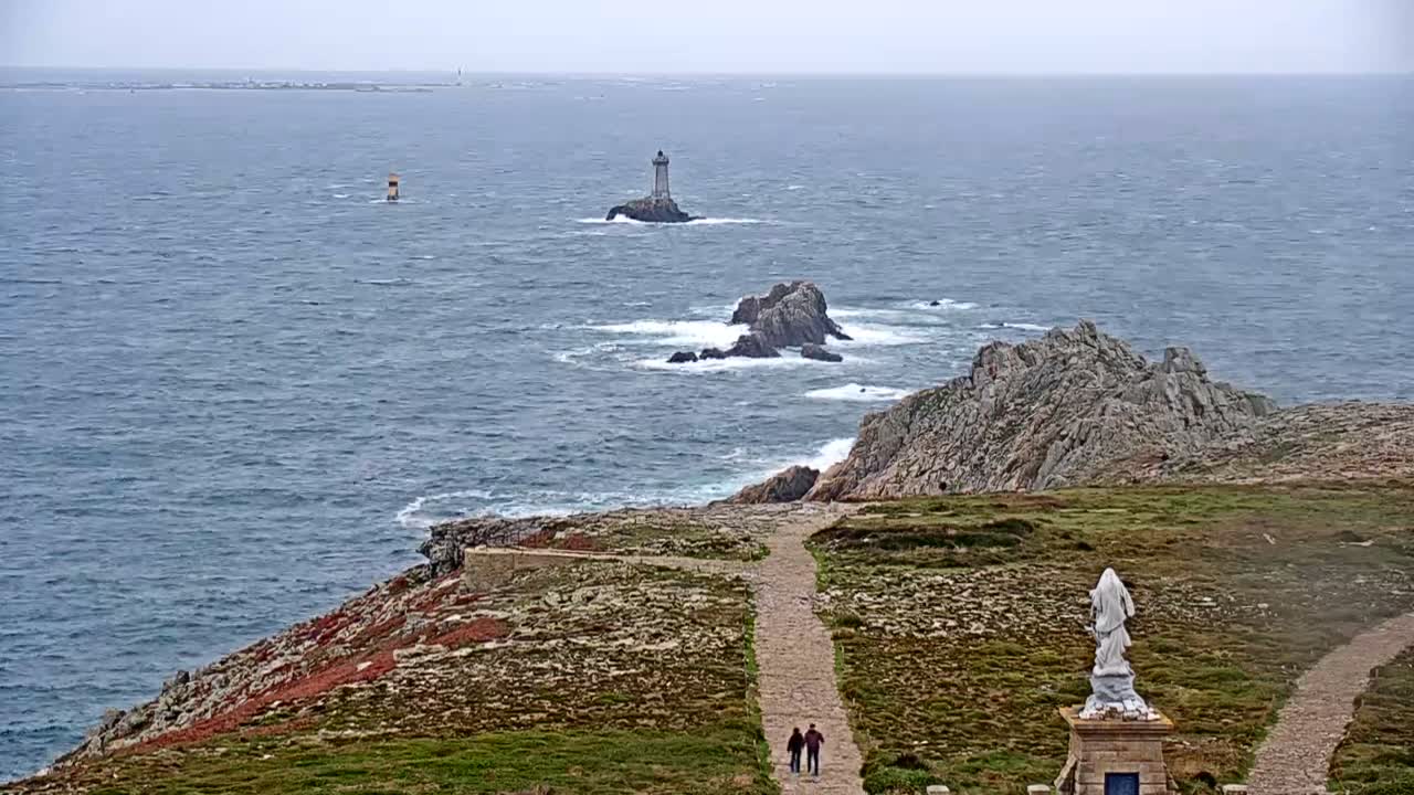 Pointe du Raz & Notre-Dame des Naufrages Statue Live Cam - Quimper, Finistère, Bretagne, France