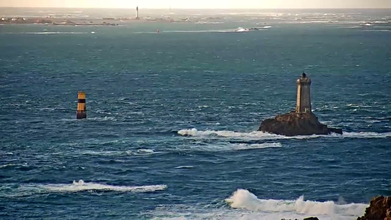 Pointe du Raz & Notre-Dame des Naufrages Statue Live Cam - Quimper, Finistère, Bretagne, France