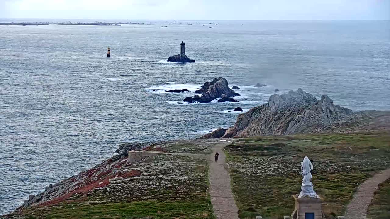 Pointe du Raz & Notre-Dame des Naufrages Statue Live Cam - Quimper, Finistère, Bretagne, France