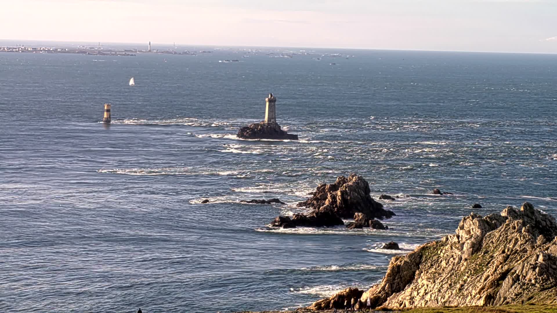 Pointe du Raz & Notre-Dame des Naufrages Statue Live Cam - Quimper, Finistère, Bretagne, France