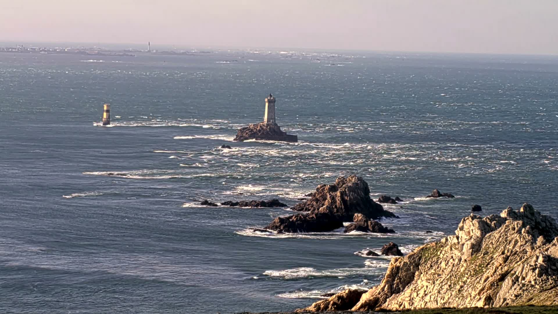 Pointe du Raz & Notre-Dame des Naufrages Statue Live Cam - Quimper, Finistère, Bretagne, France