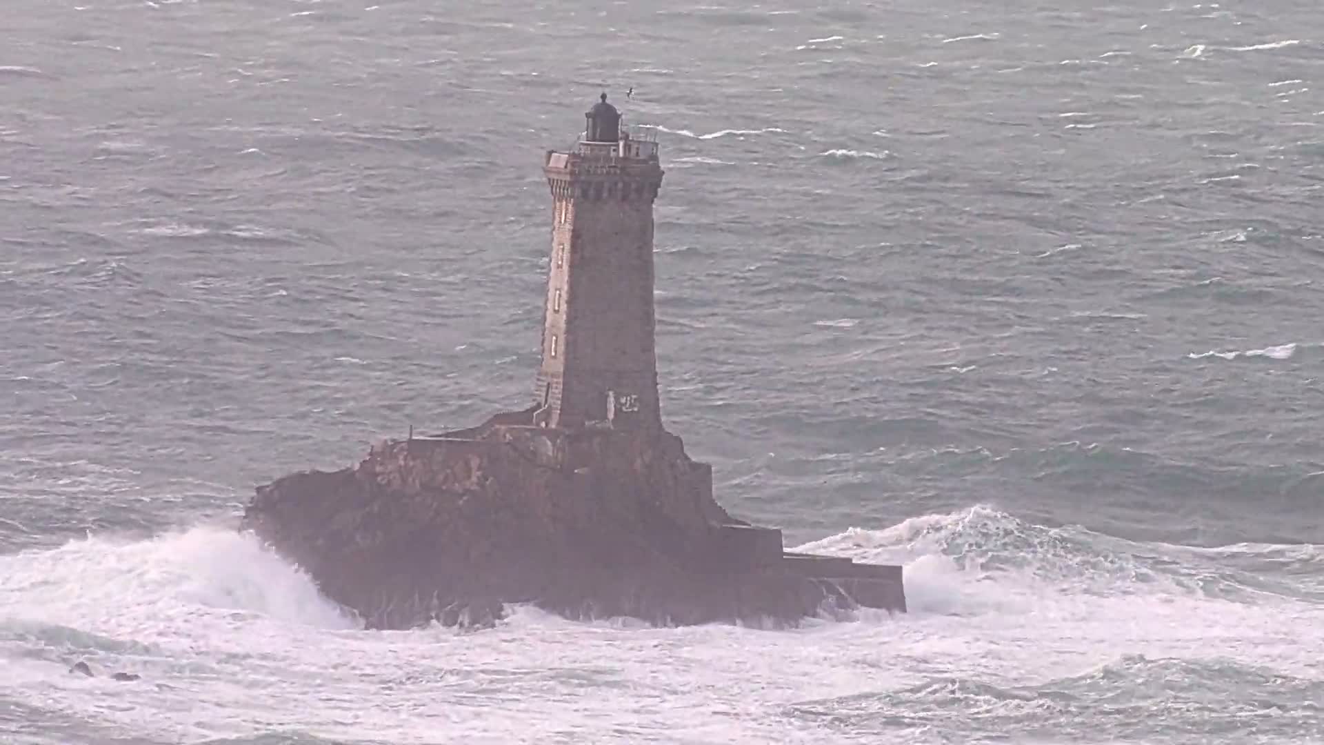 Pointe du Raz & Notre-Dame des Naufrages Statue Live Cam - Quimper, Finistère, Bretagne, France