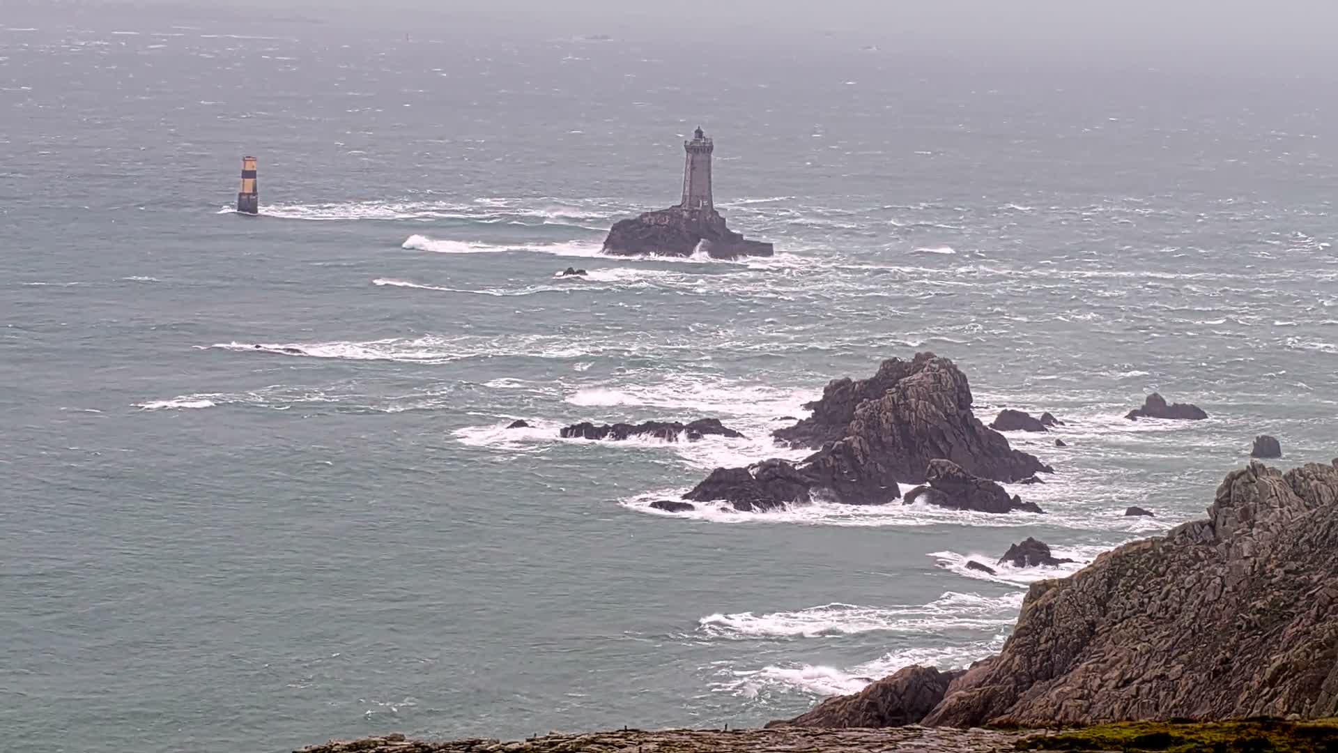 Pointe du Raz & Notre-Dame des Naufrages Statue Live Cam - Quimper, Finistère, Bretagne, France