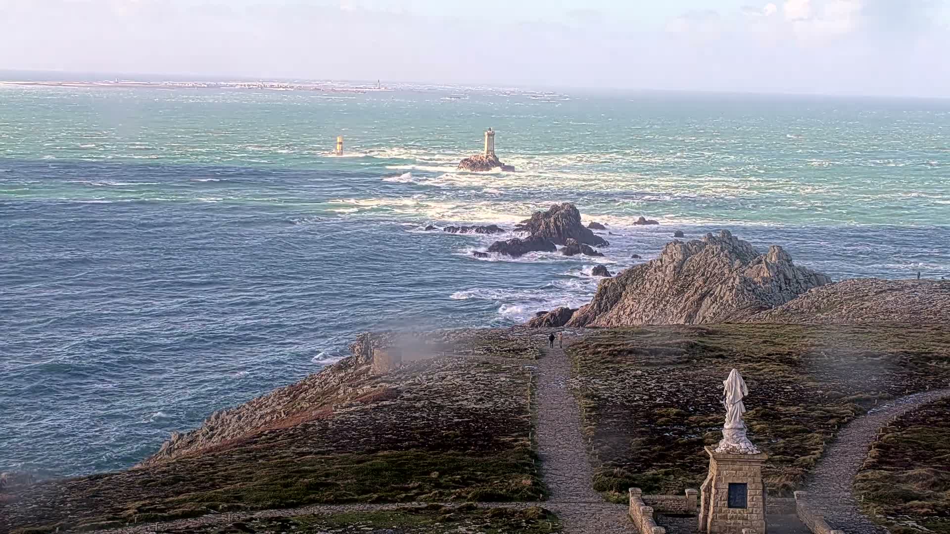 Pointe du Raz & Notre-Dame des Naufrages Statue Live Cam - Quimper, Finistère, Bretagne, France