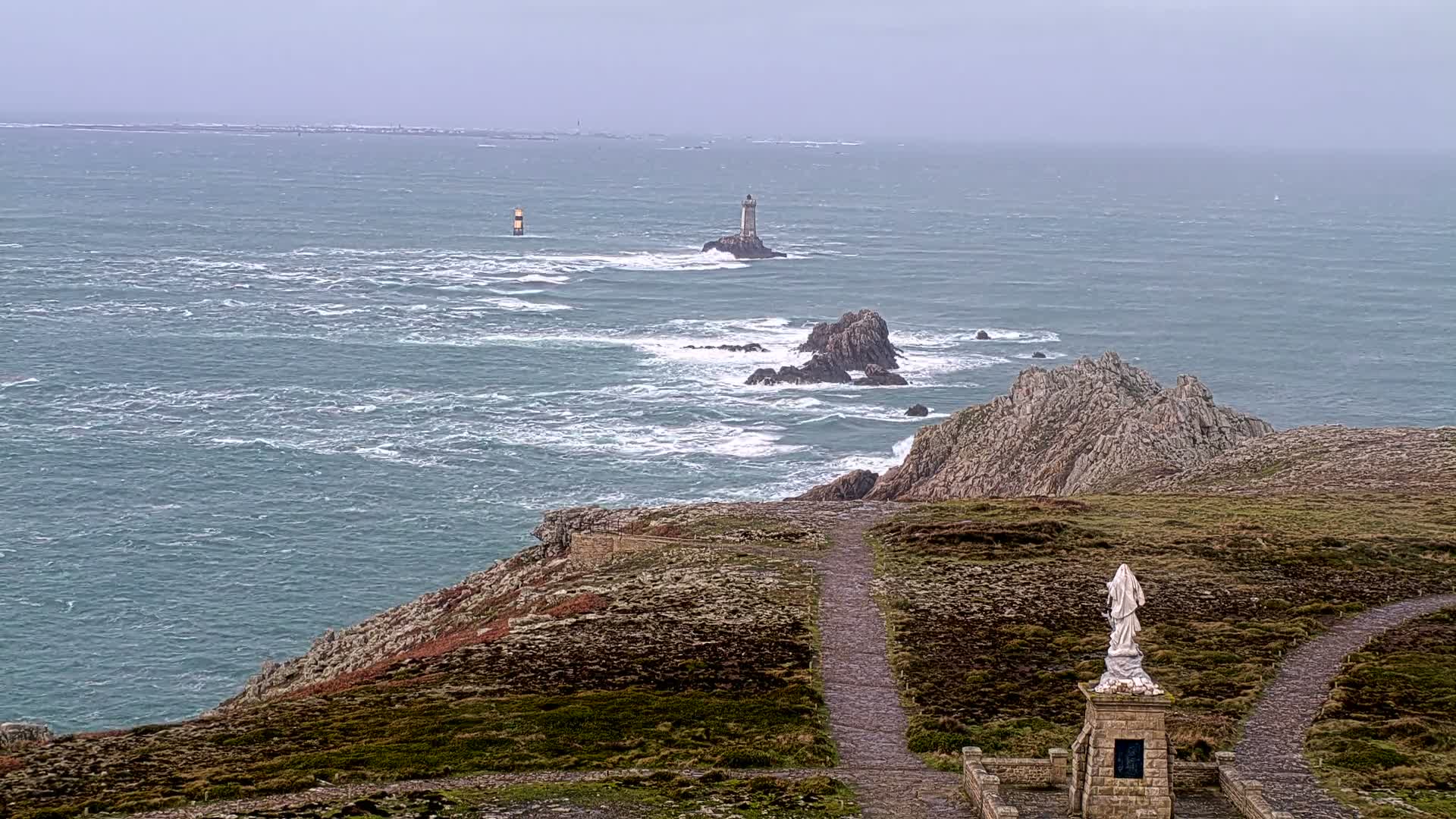 Pointe du Raz & Notre-Dame des Naufrages Statue Live Cam - Quimper, Finistère, Bretagne, France