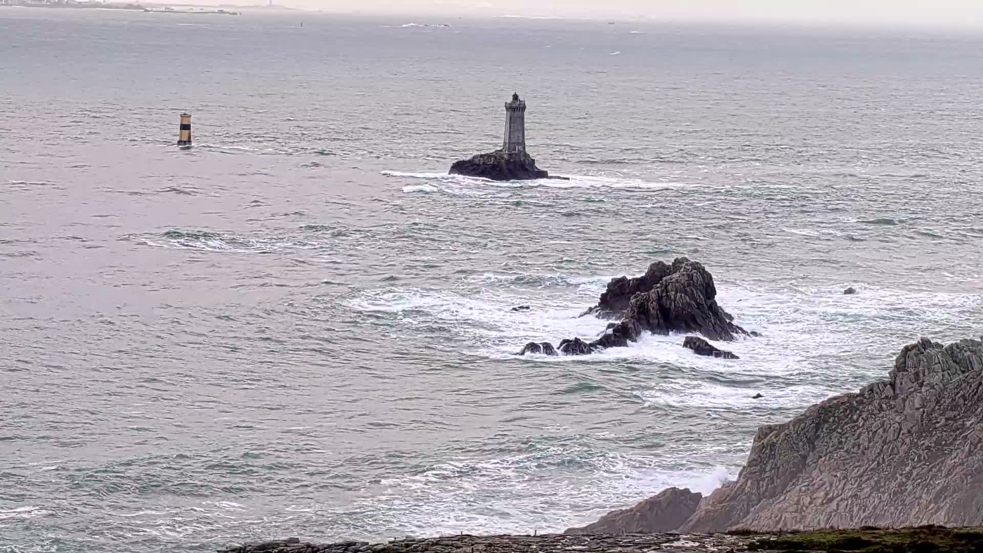 Pointe du Raz & Notre-Dame des Naufrages Statue Live Cam - Quimper, Finistère, Bretagne, France