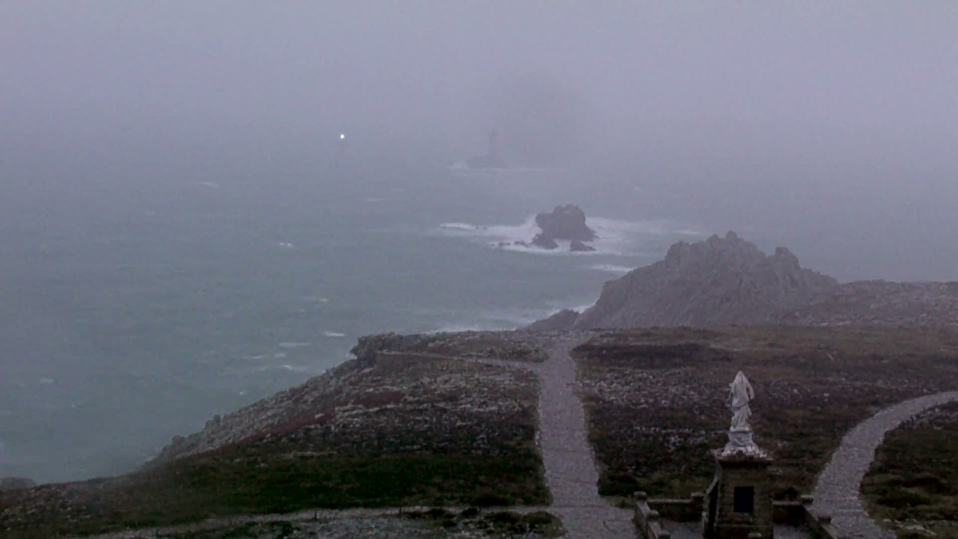 Pointe du Raz & Notre-Dame des Naufrages Statue Live Cam - Quimper, Finistère, Bretagne, France