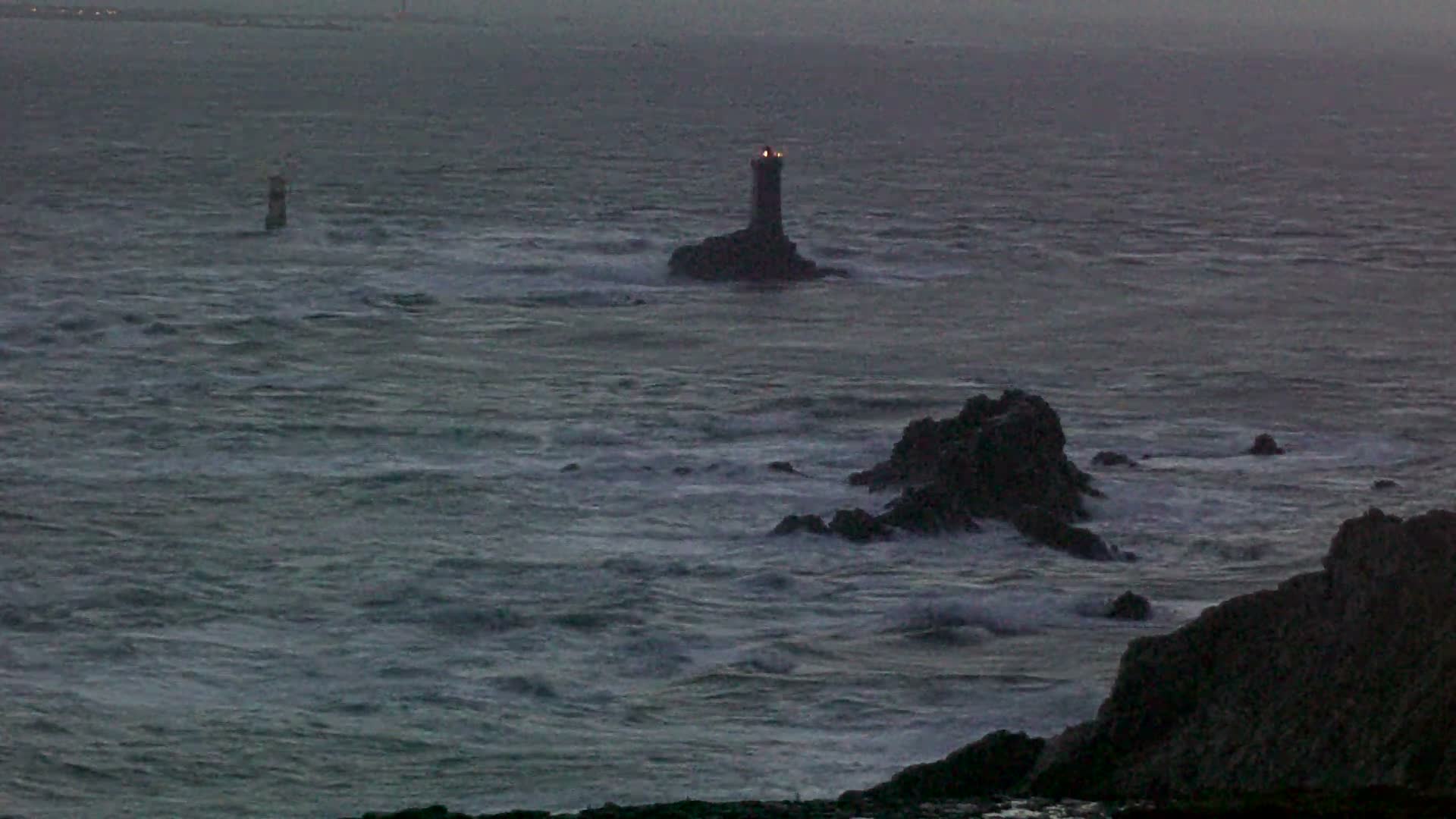 Pointe du Raz & Notre-Dame des Naufrages Statue Live Cam - Quimper, Finistère, Bretagne, France