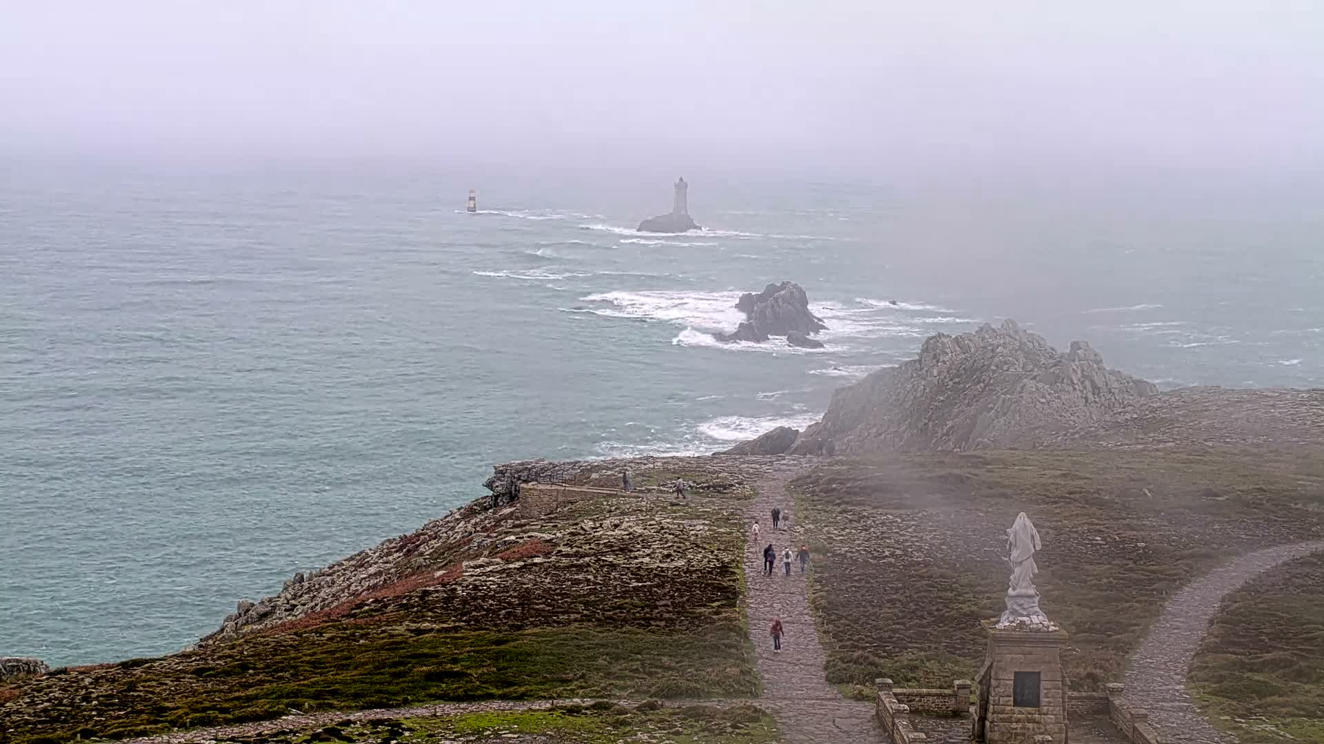 Pointe du Raz & Notre-Dame des Naufrages Statue Live Cam - Quimper, Finistère, Bretagne, France