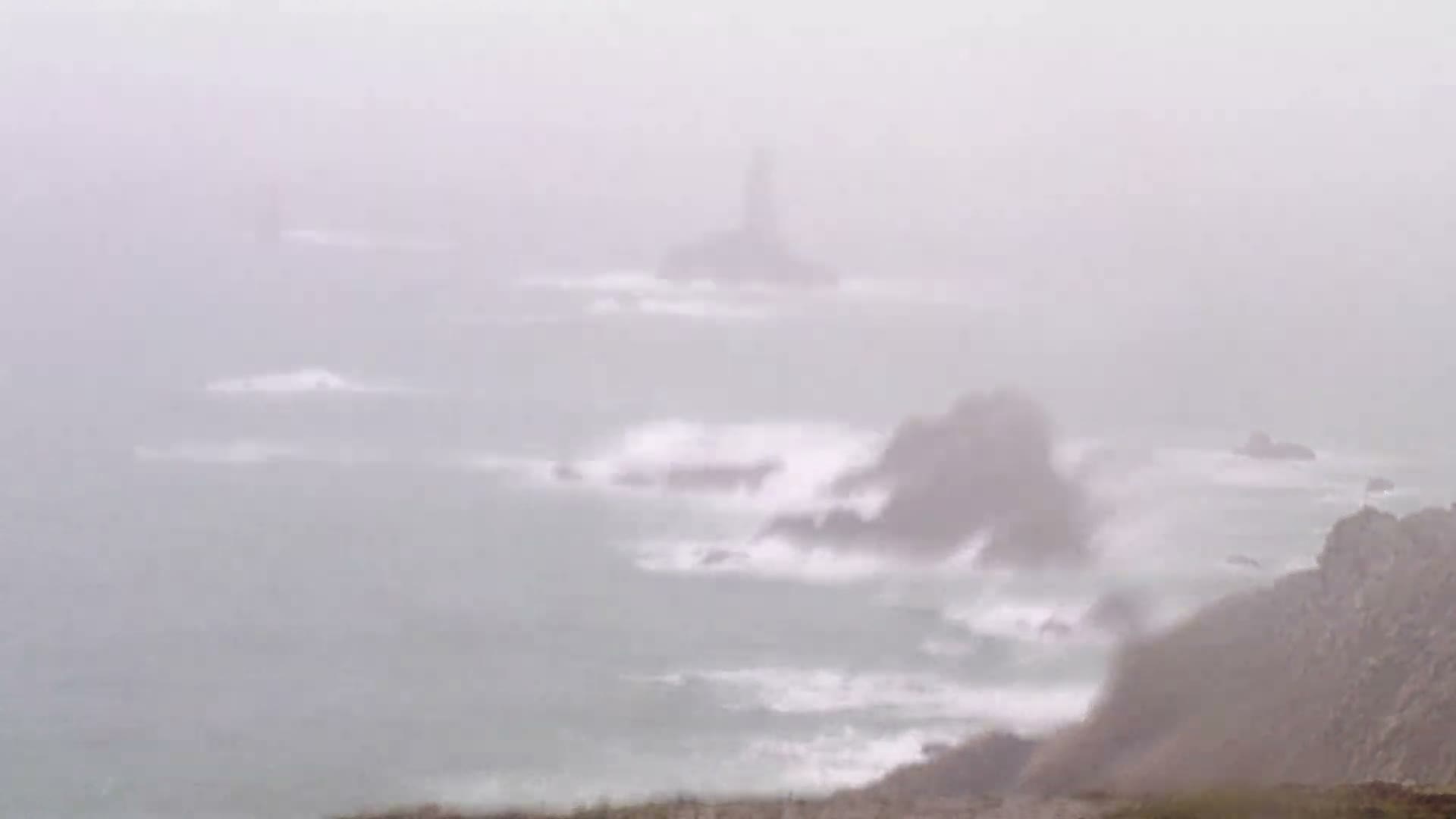 Pointe du Raz & Notre-Dame des Naufrages Statue Live Cam - Quimper, Finistère, Bretagne, France