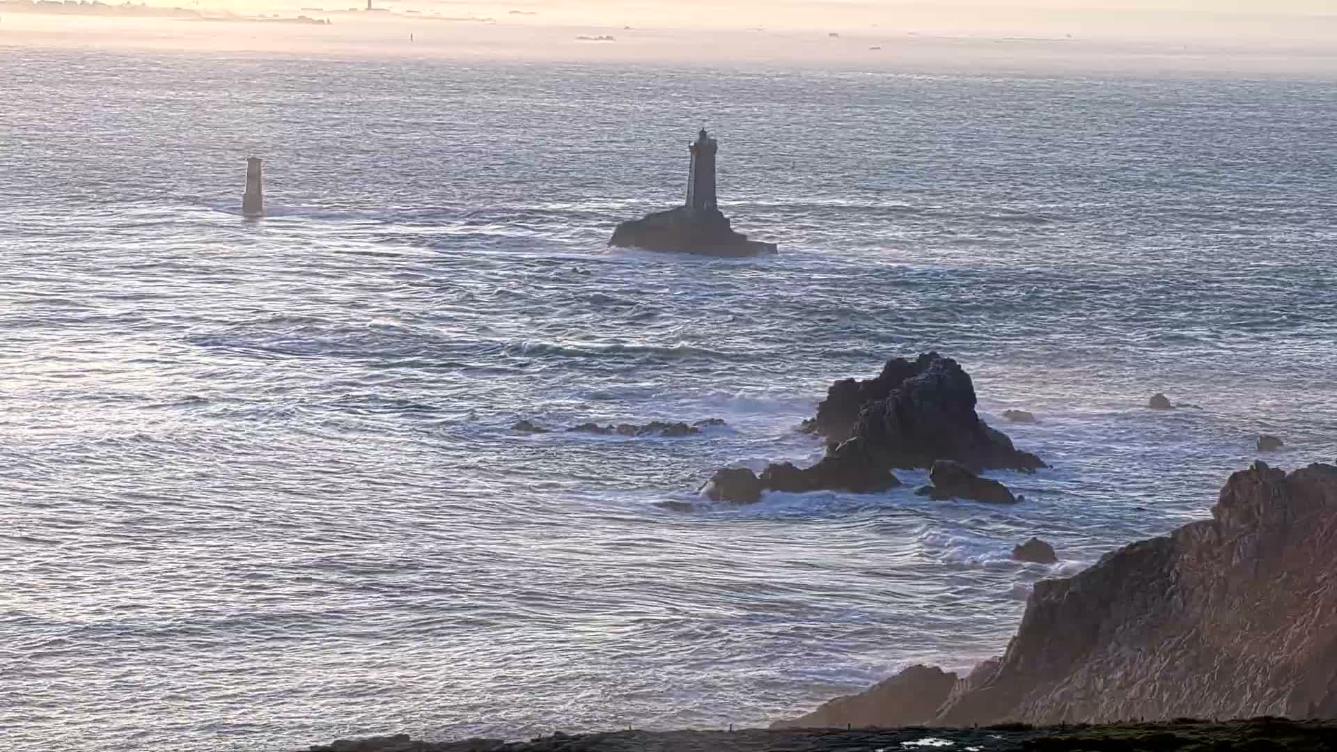 Pointe du Raz & Notre-Dame des Naufrages Statue Live Cam - Quimper, Finistère, Bretagne, France