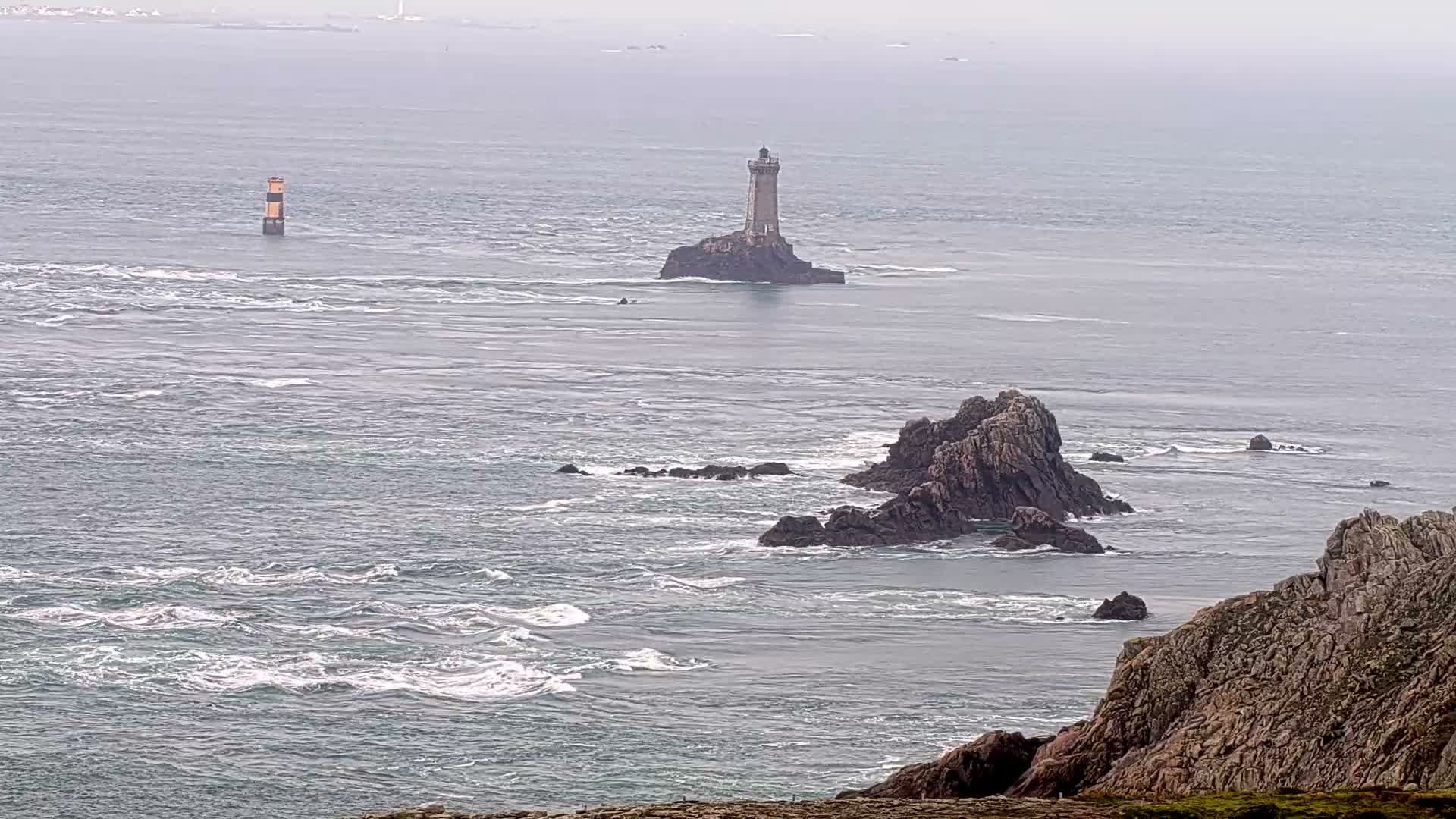 Pointe du Raz & Notre-Dame des Naufrages Statue Live Cam - Quimper, Finistère, Bretagne, France