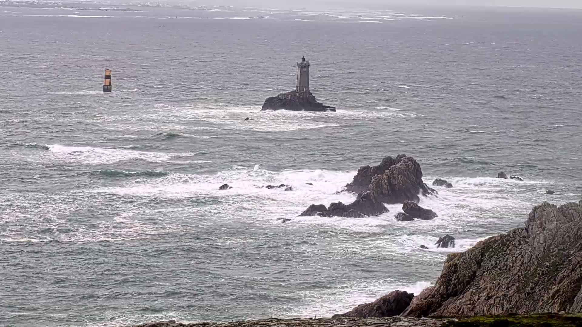 Pointe du Raz & Notre-Dame des Naufrages Statue Live Cam - Quimper, Finistère, Bretagne, France