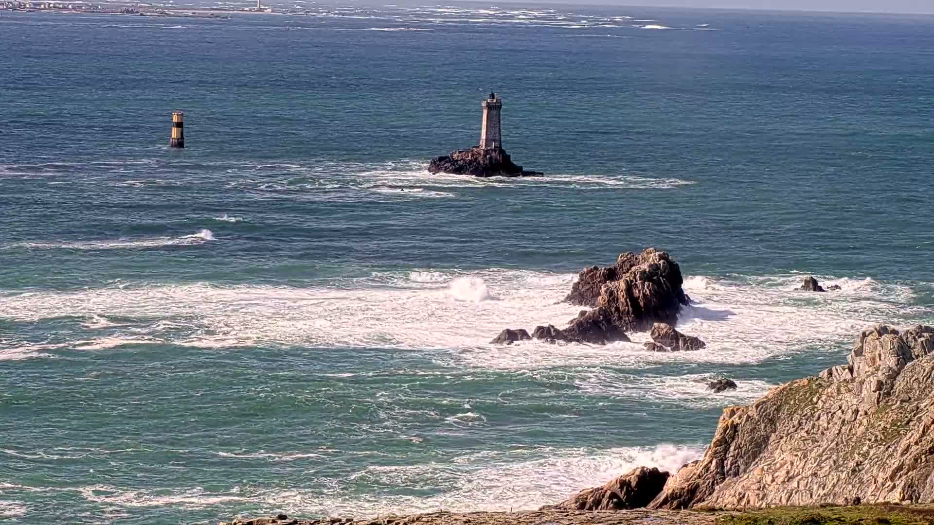 Pointe du Raz & Notre-Dame des Naufrages Statue Live Cam - Quimper, Finistère, Bretagne, France