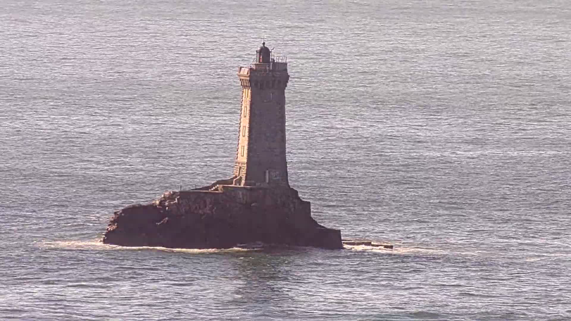 Pointe du Raz & Notre-Dame des Naufrages Statue Live Cam - Quimper, Finistère, Bretagne, France
