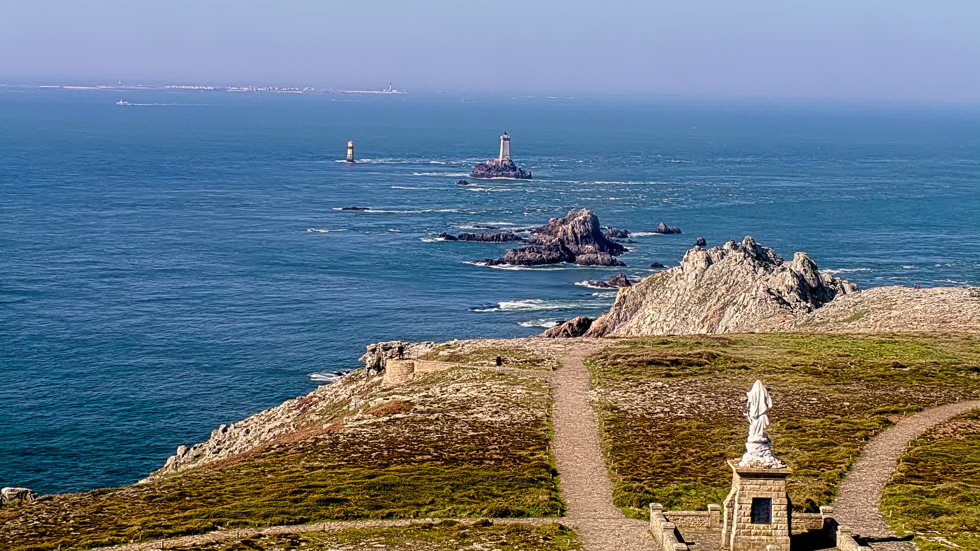 Pointe du Raz & Notre-Dame des Naufrages Statue Live Cam - Quimper, Finistère, Bretagne, France