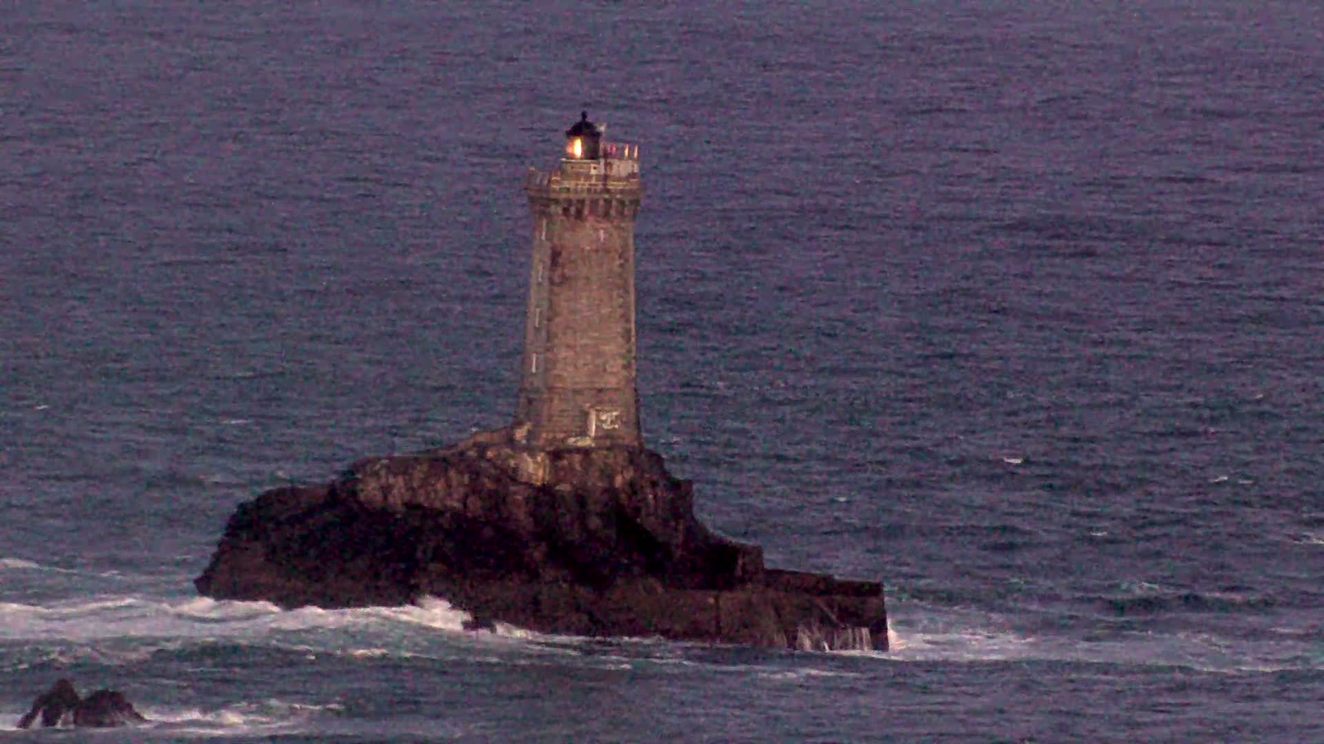 Pointe du Raz & Notre-Dame des Naufrages Statue Live Cam - Quimper, Finistère, Bretagne, France
