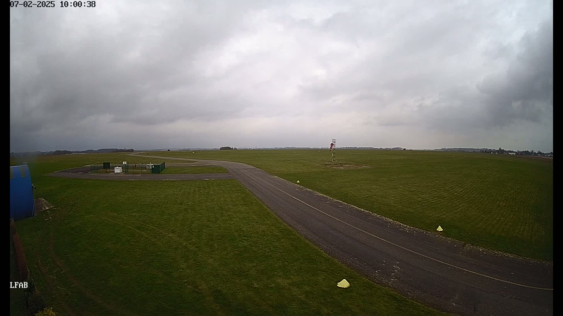 Arodrome de Dieppe Saint Aubin Airport Taxiway Live Cam DPE/LFAB- Dieppe, Seine-Maritime, Normandie, France