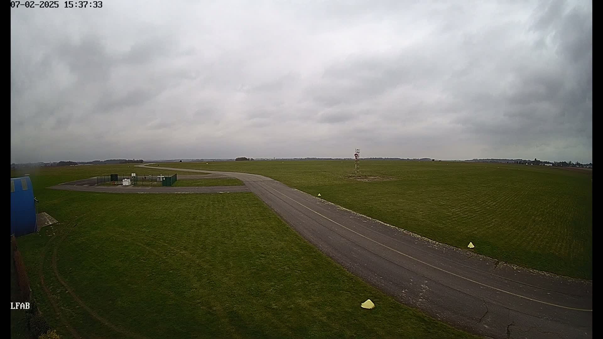 Arodrome de Dieppe Saint Aubin Airport Taxiway Live Cam DPE/LFAB- Dieppe, Seine-Maritime, Normandie, France