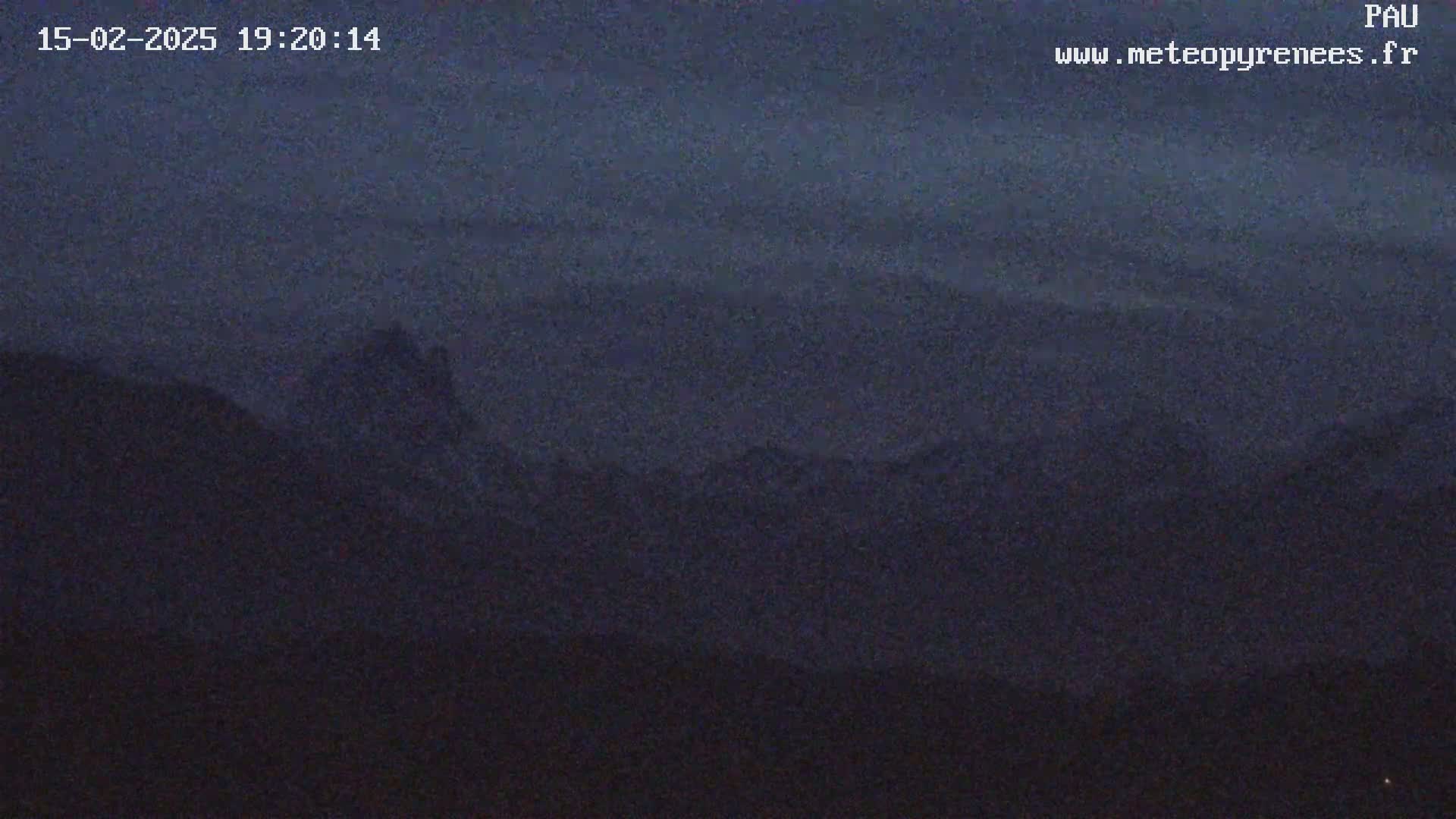  Les Pics du Midi Mountains Peaks from Pau Live Cam - Pau, Pyrenees-Atlantiques, Nouvelle-Aquitaine, France